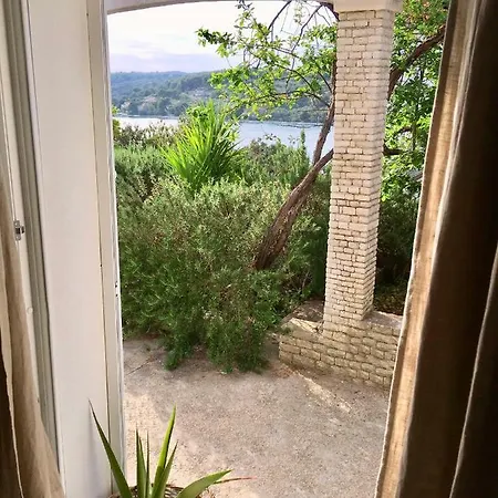 Sol - With Private Pool And 30m From The Sea 度假居